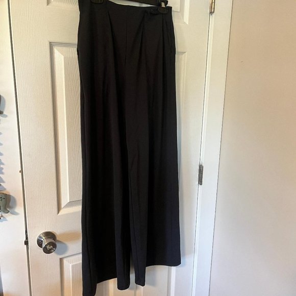 Old Navy, Women's High-Waisted PowerSoft Wide-Leg Pants, Black, Medium - Picture 1 of 6
